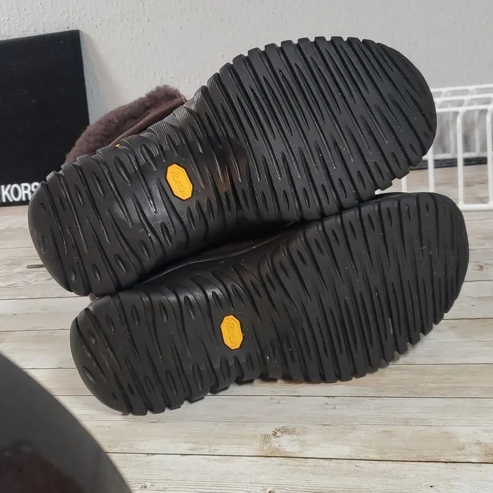 Ugg Adirondack Boots II Obsidian Leather 5446 Size 6 Vibram Soles Event Waterprf